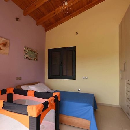 Panelma Villa Tranquil Coastal Retreat In Zacharo Tholon Exterior foto