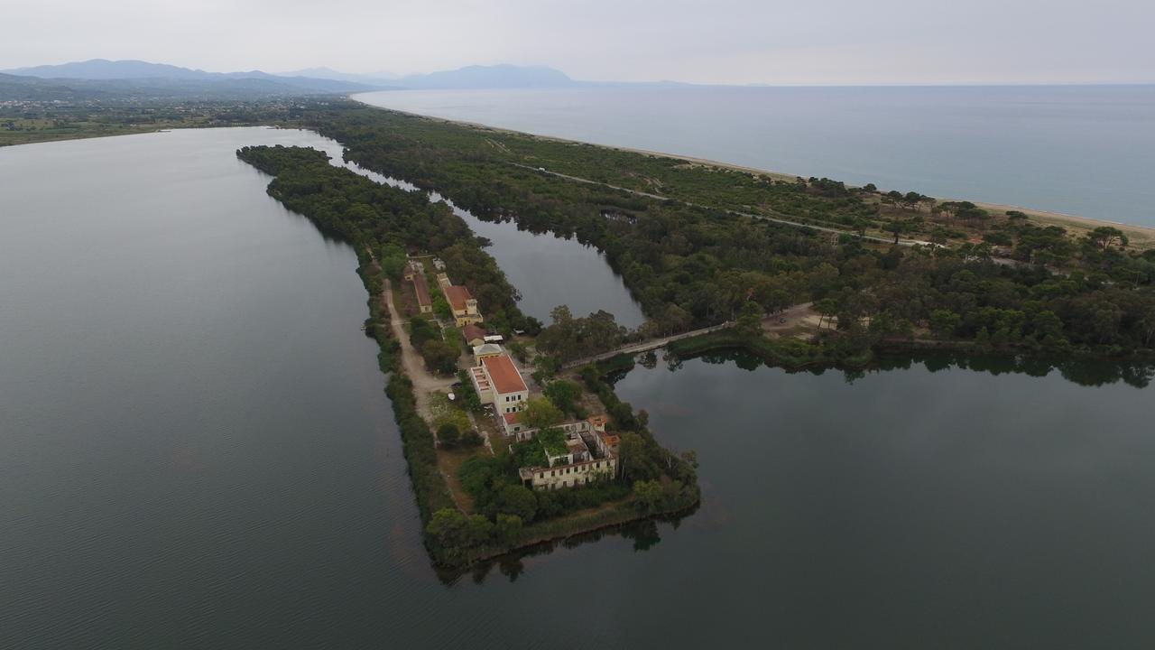 Panelma Villa Tranquil Coastal Retreat In Zacharo Tholon Exterior foto