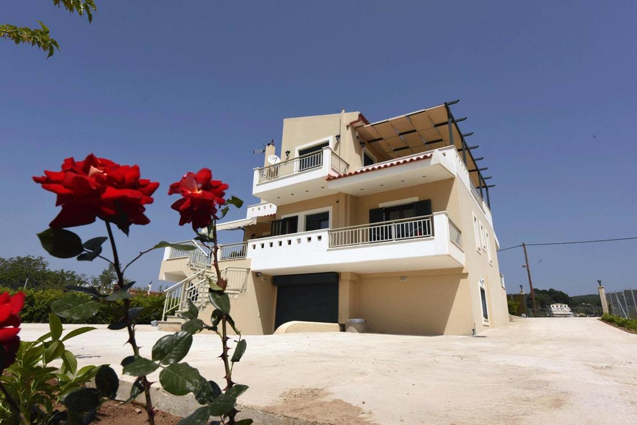 Panelma Villa Tranquil Coastal Retreat In Zacharo Tholon Exterior foto
