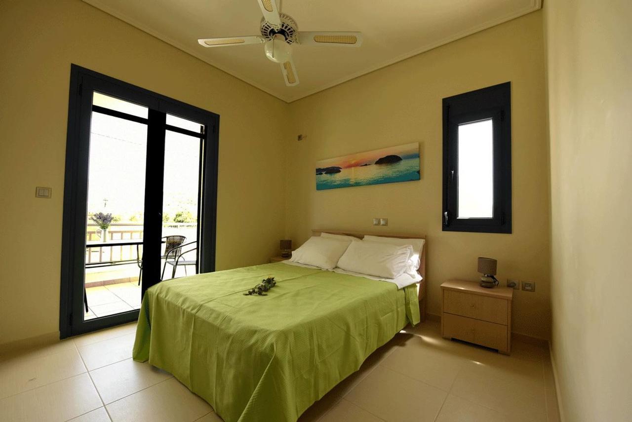 Panelma Villa Tranquil Coastal Retreat In Zacharo Tholon Exterior foto